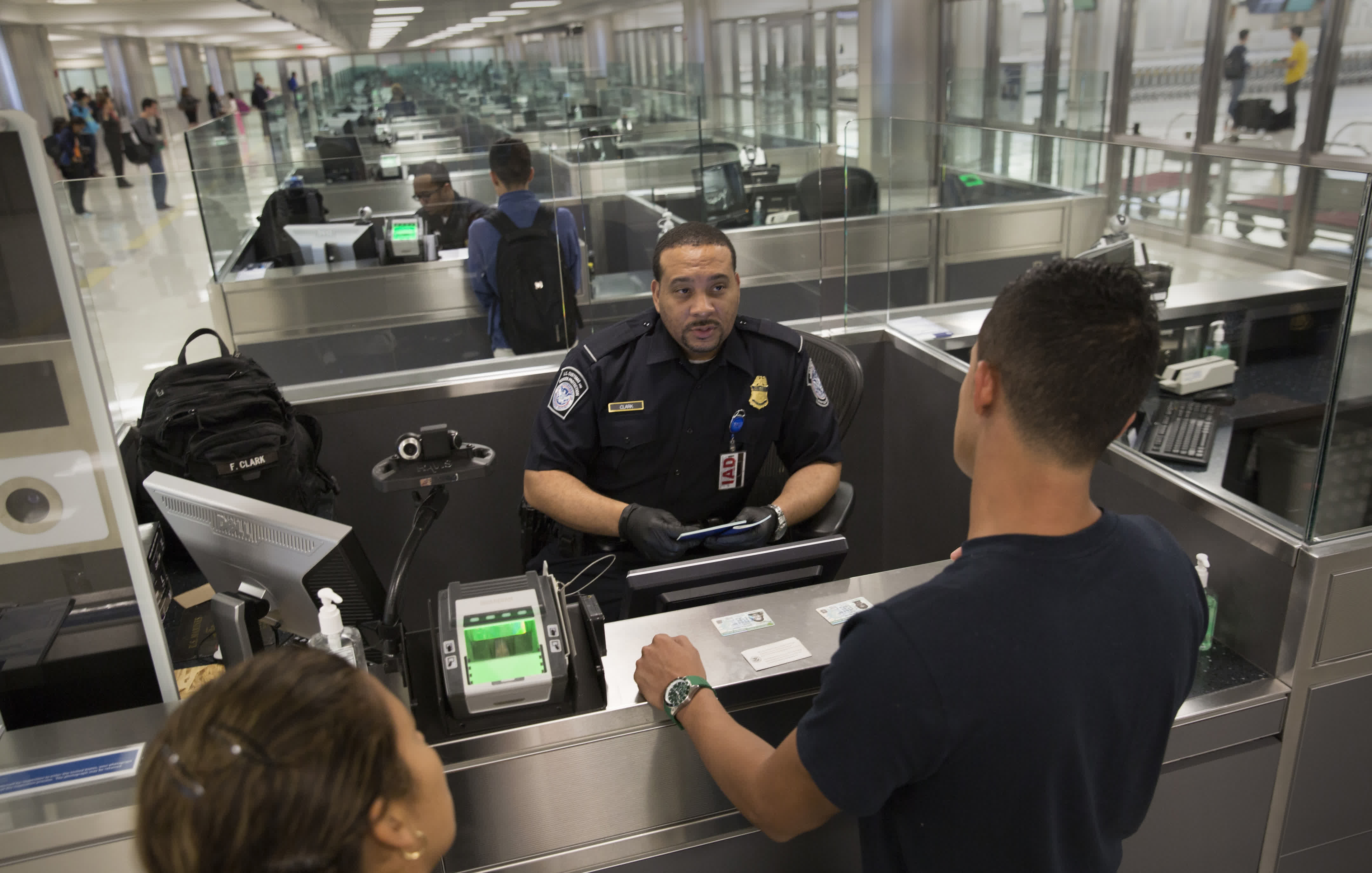 US citizen charged after GrapheneOS phone wipes during airport search 图片 1
