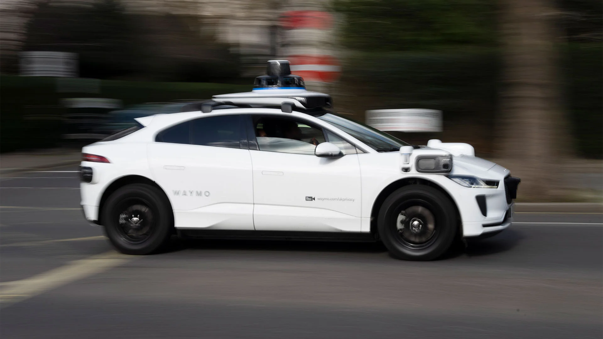 Why were Waymo cars driving into active construction zones? 图片 1