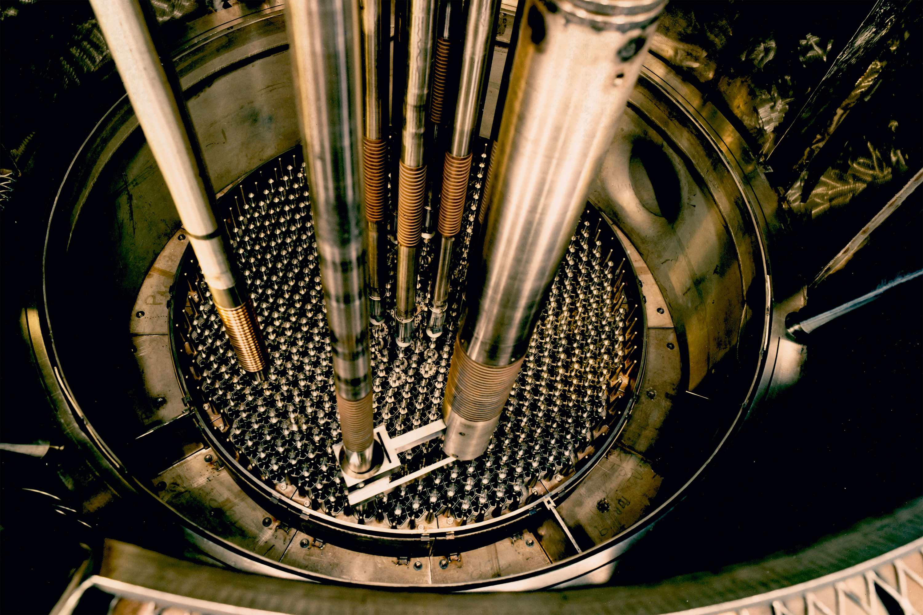 Researchers uncover hidden pore network within nuclear fuel 图片 1