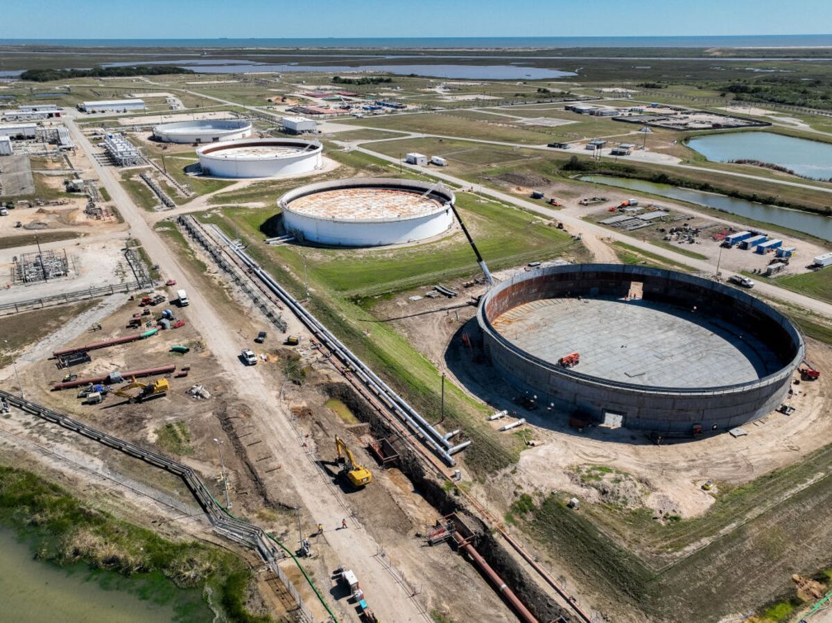 US to Tap More Oil from Emergency Reserve as Fuel Prices Surge 图片 1