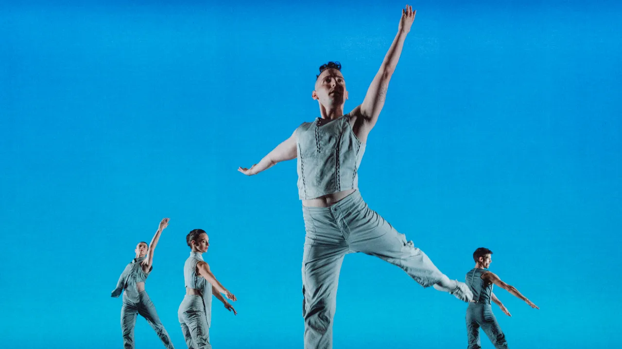 The Dance Legend Lucinda Childs’s “Momentary Reprise” 图片 1