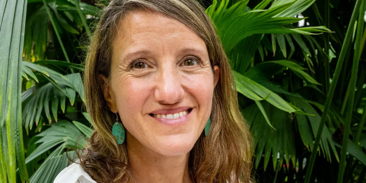 The ecologist revealing the invisible networks that revive rainforests 图片 1
