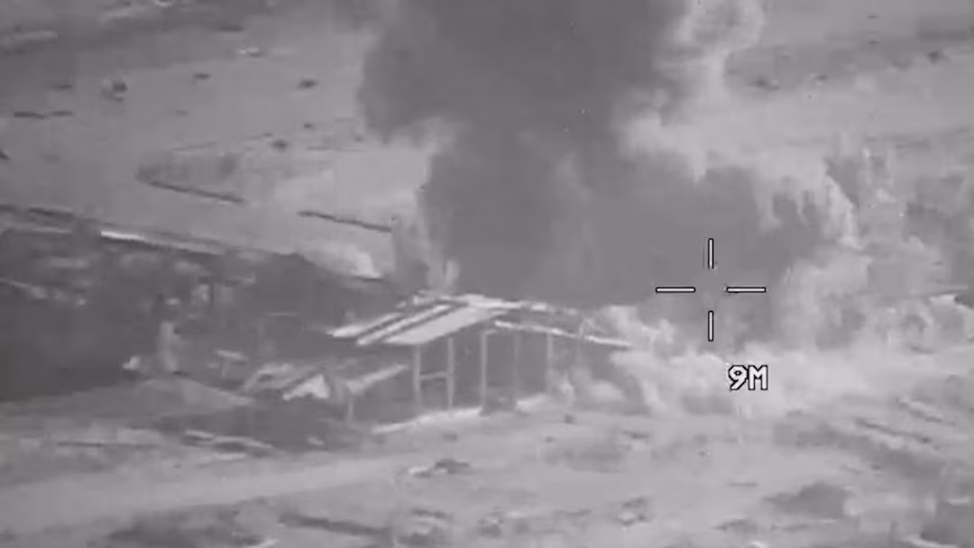 Trump vows to punish Iran and Houthis for attacks in Red Sea 图片 1