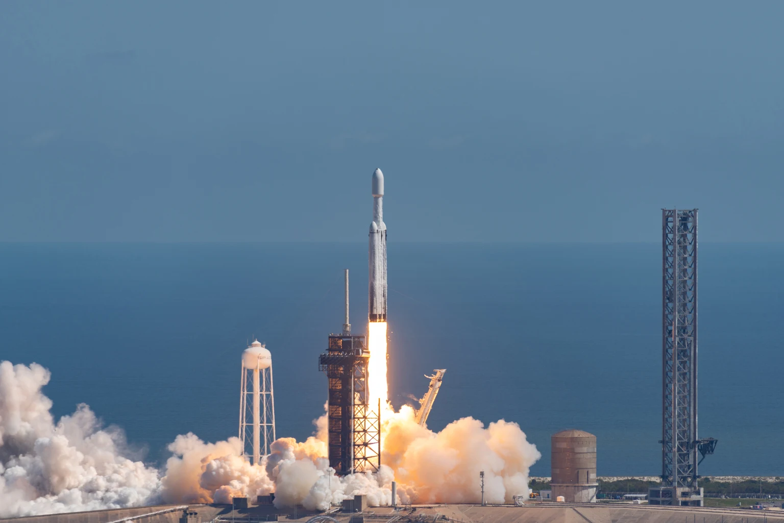 Wall Street Brunch: SpaceX IPO, WWDC And CPI 图片 1