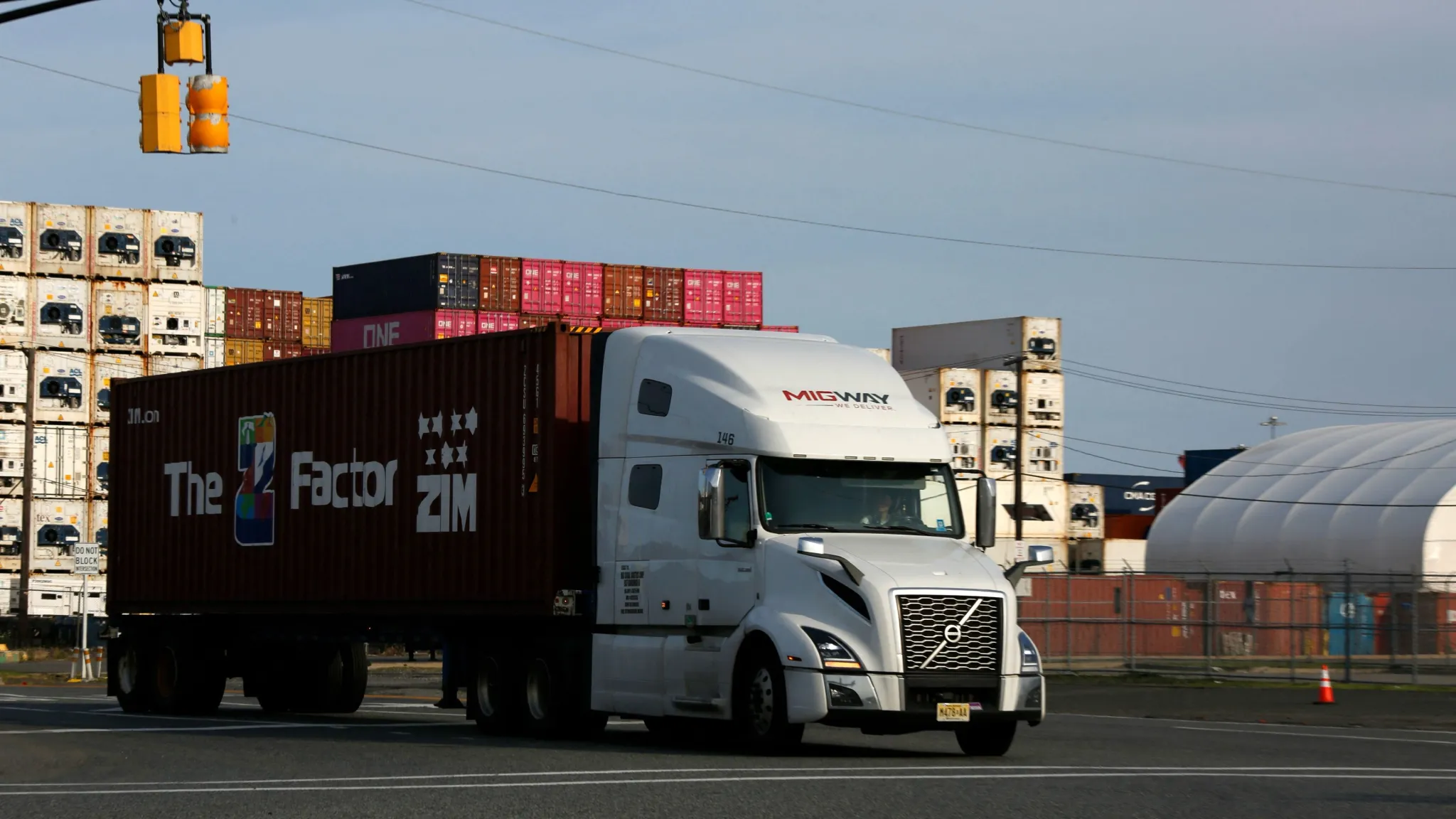 Transportation Department wants veterans to become truck drivers 图片 1