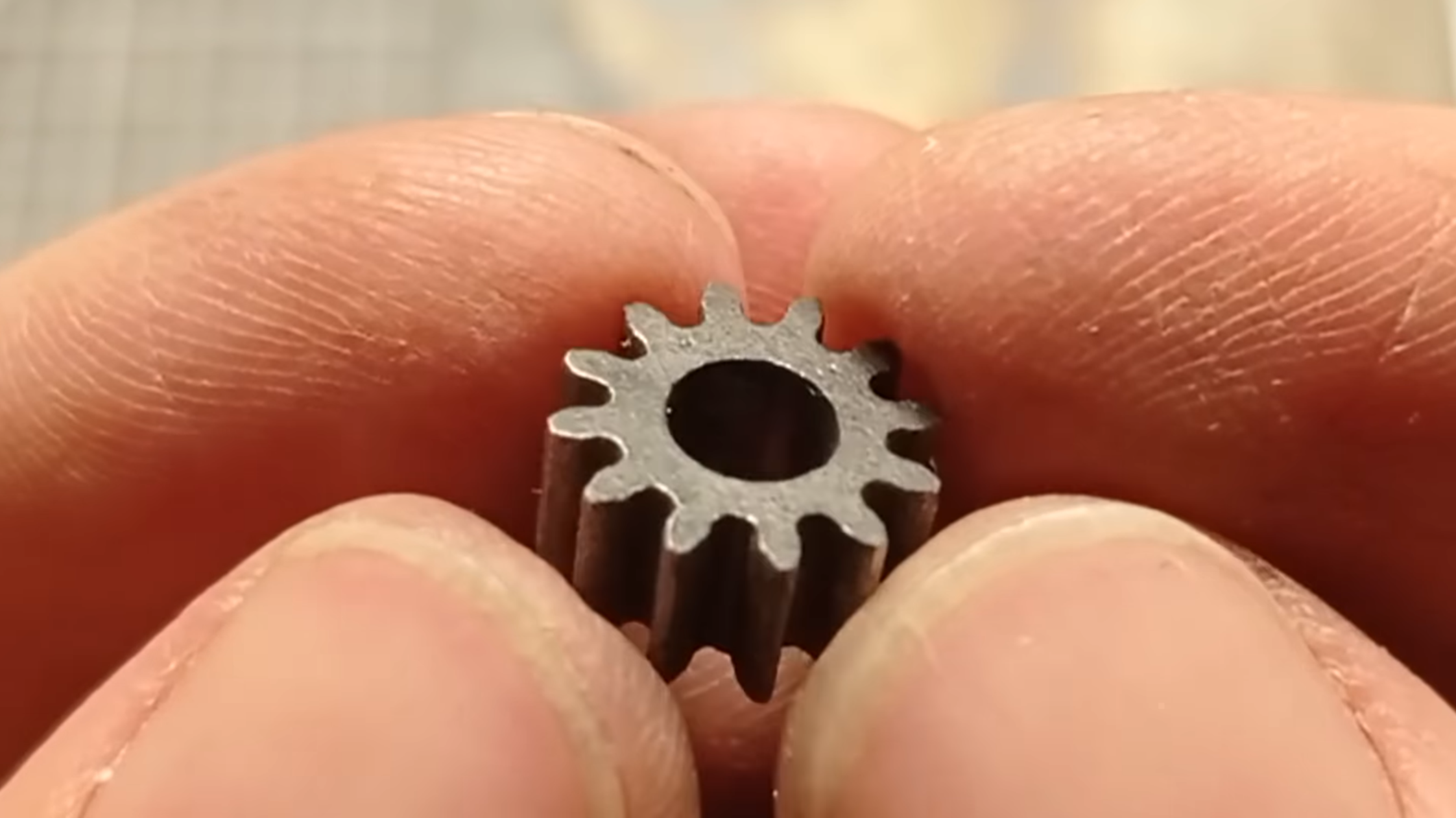 Cutting Steel Gears with Electric discharge machining 图片 1