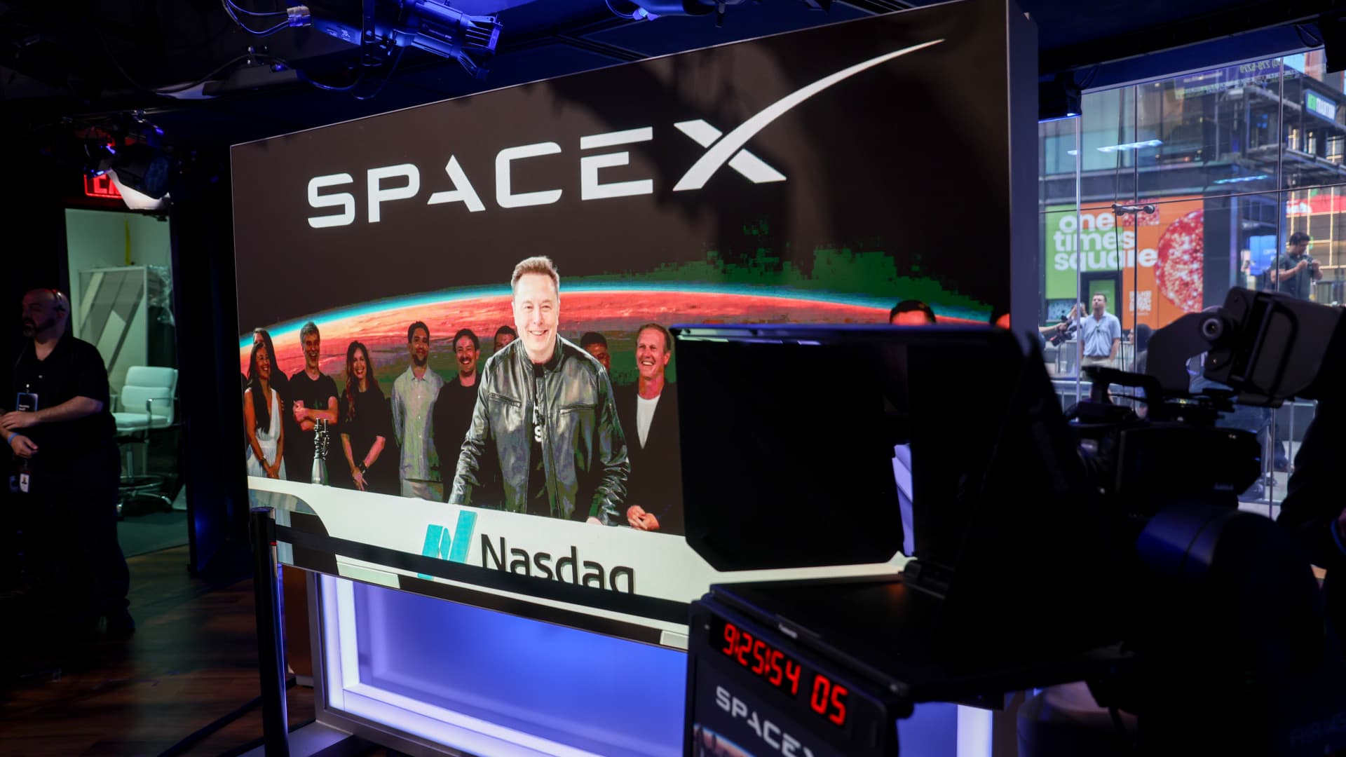 埃隆·马斯克表示他明年将向美国的每个儿童赠送一股 SpaceX 股份 图片 1