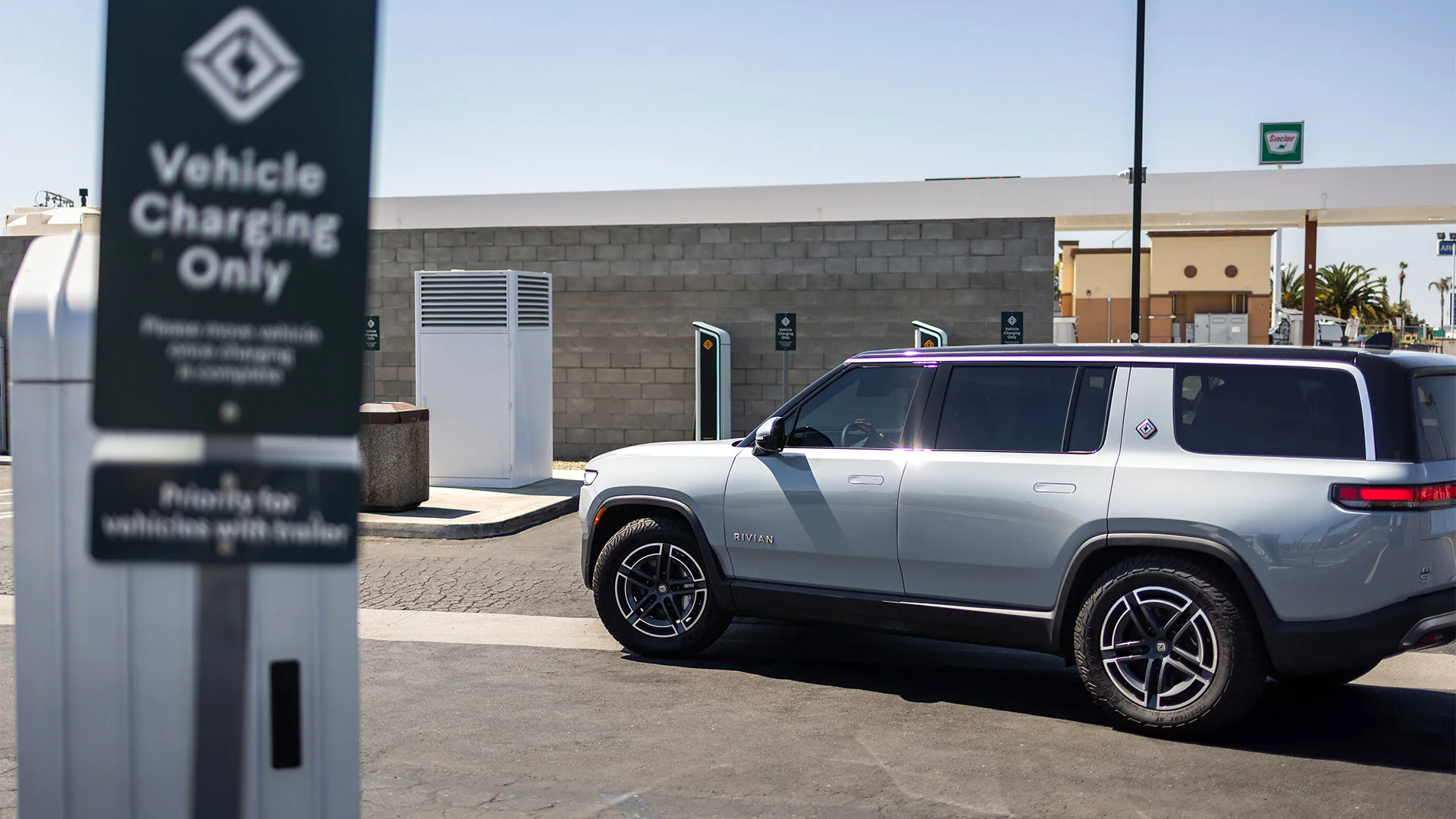 Rivian layoffs: Electric SUV maker slashes hundreds of jobs in bid for profitability after R2 launch 图片 1