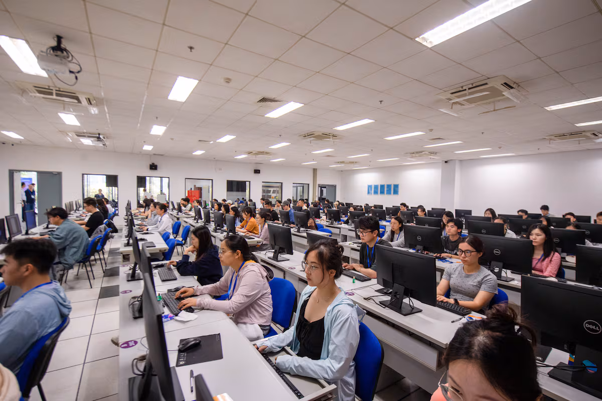 Why are there more top grades at university? ChatGPT is to blame 图片 1