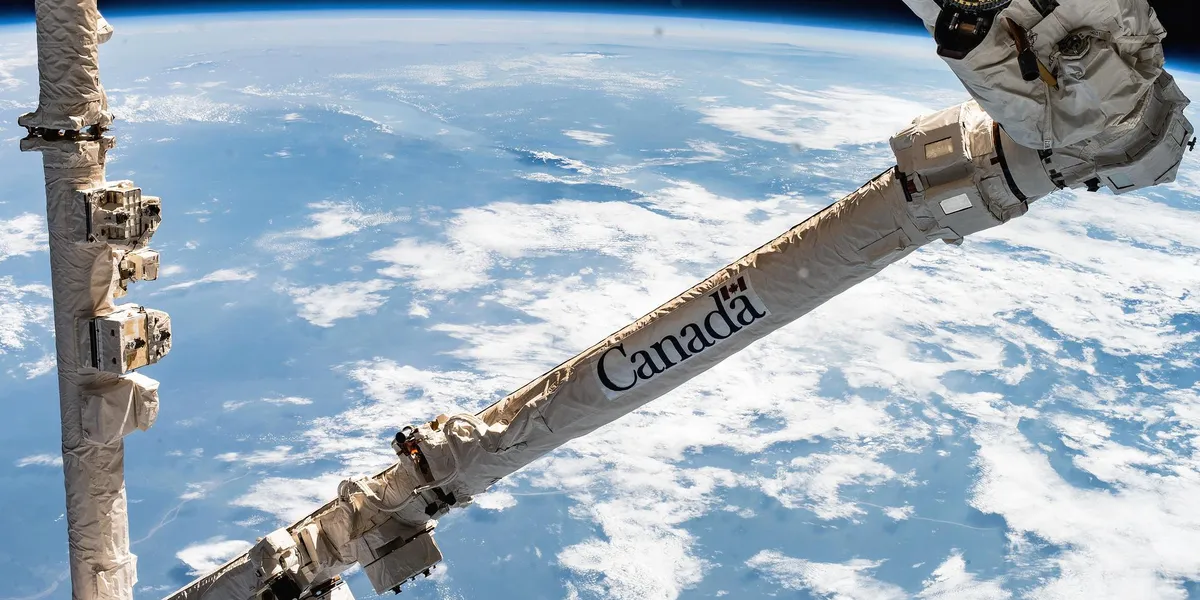 NASA's Cargo-Moving Robotic Arm Named 300th IEEE Milestone 图片 1