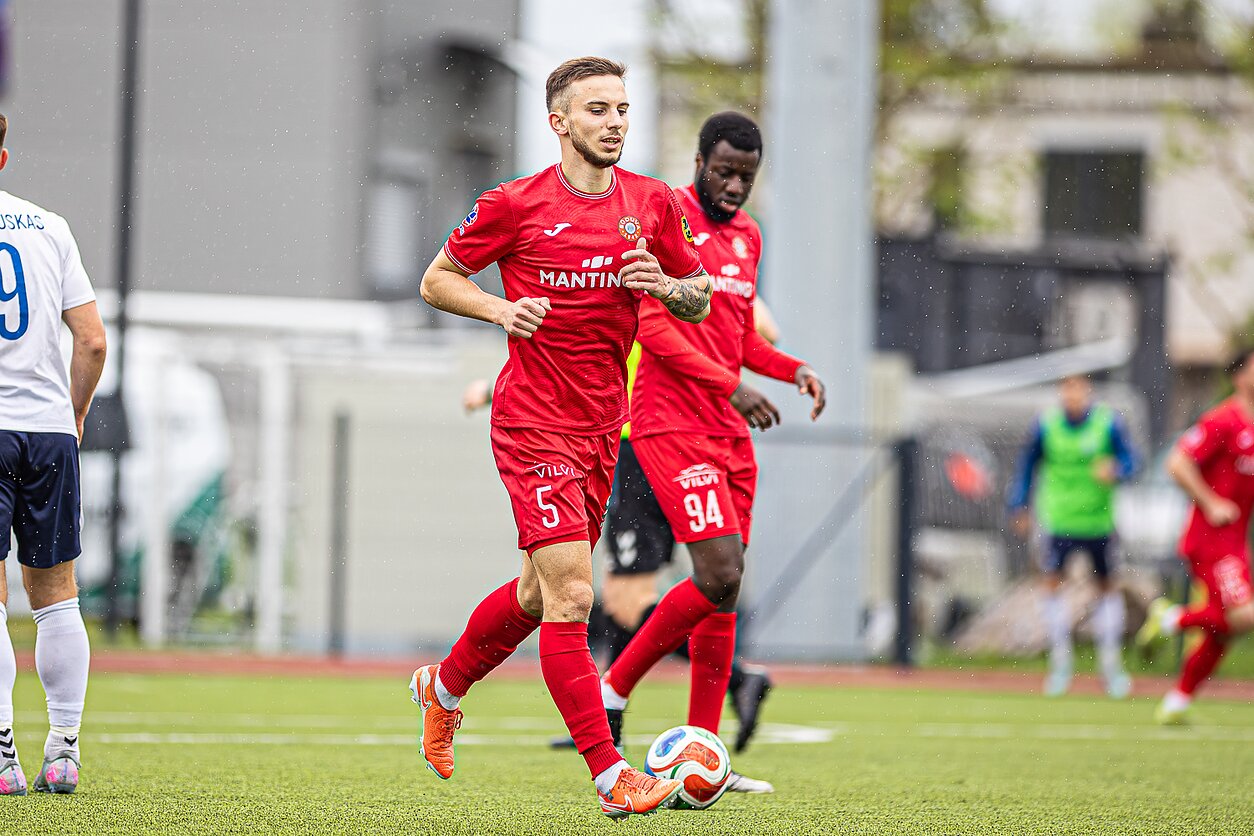 „Sūduva“ įveikė Lietuvos futbolo čempionato lyderius 图片 1