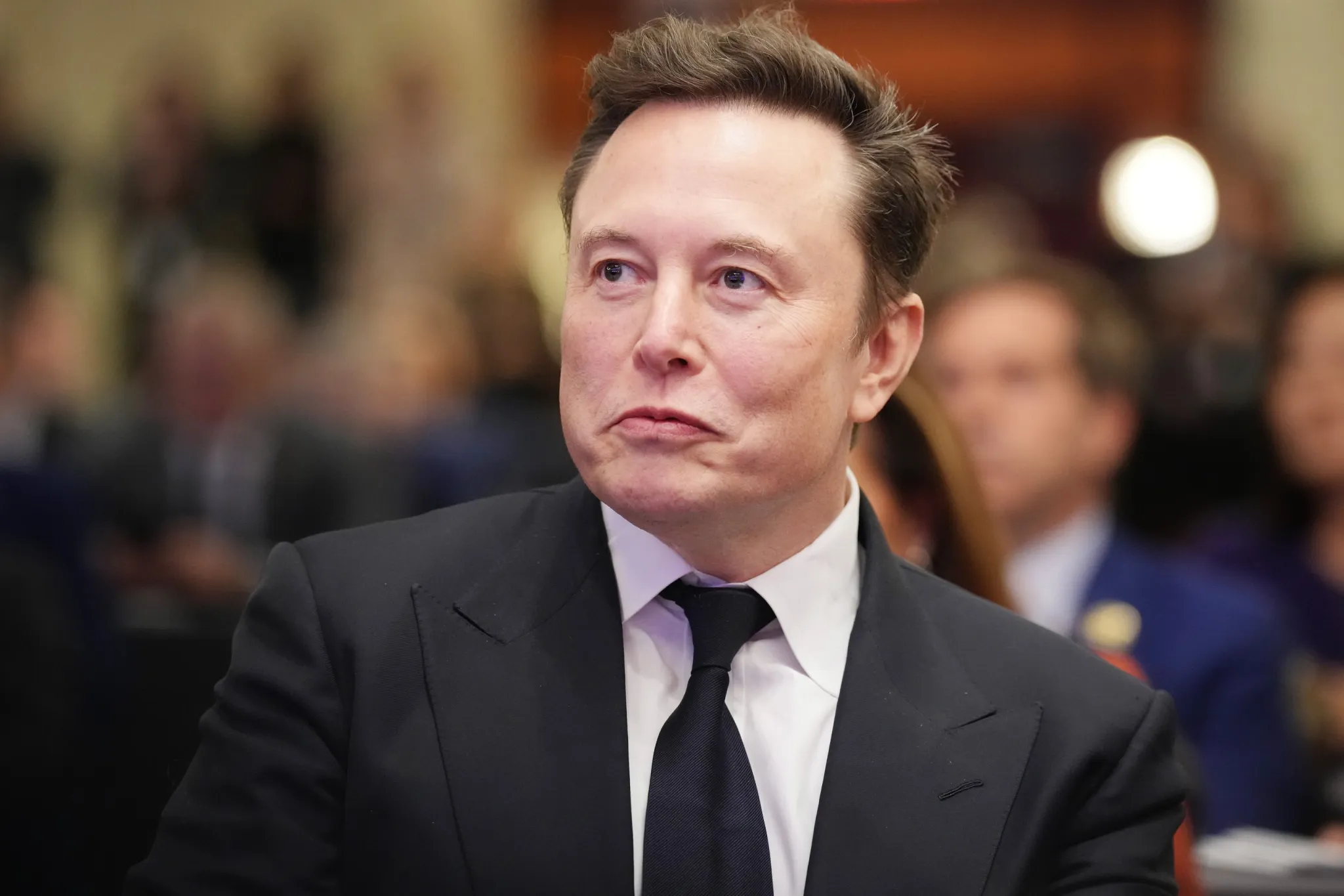 Musk says frontier AI models should face peer review from rival labs before release, with the government only stepping in as a last resort 图片 1