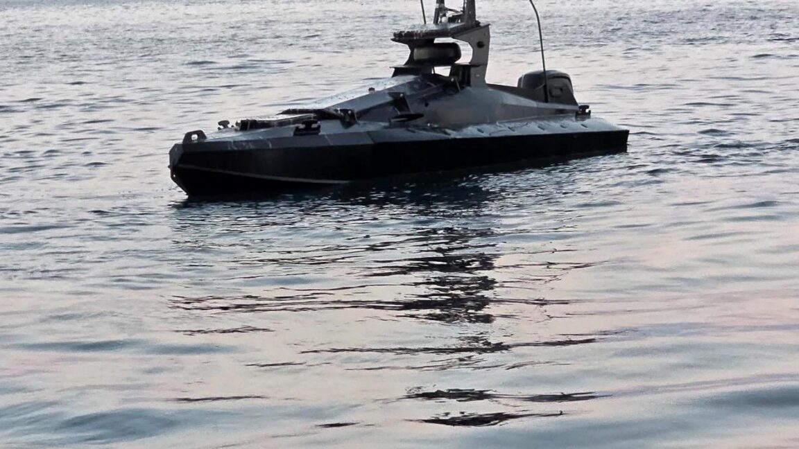 Fighter jets help destroy Russian drone boat near European offshore gas platform 图片 1