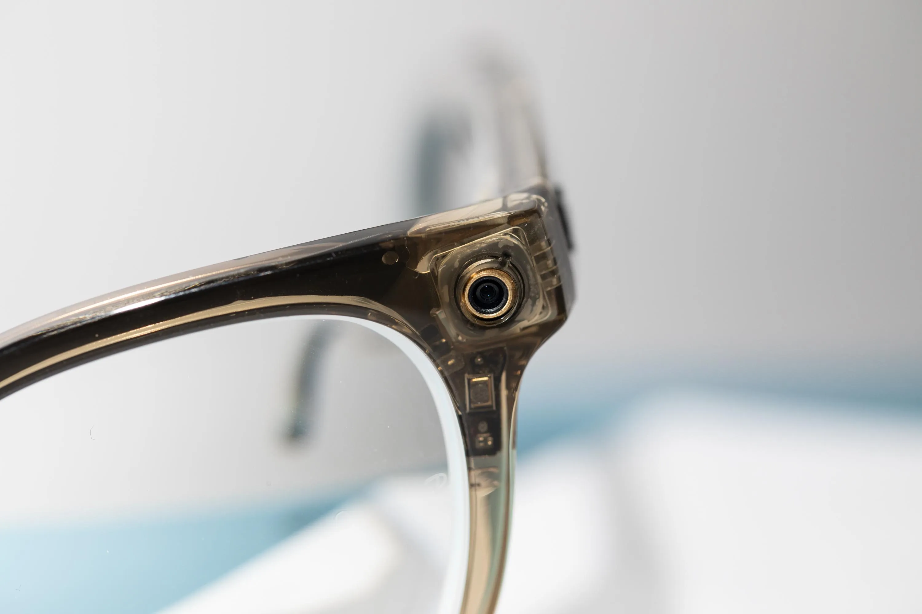 Apple is banking on privacy to set its smart glasses apart 图片 1