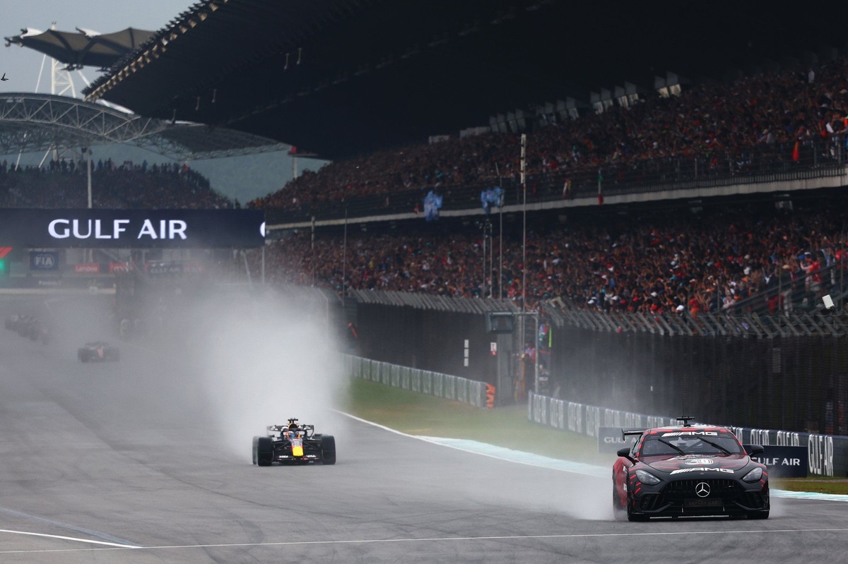 无能为力的F1车手因巴林F1软件故障感到沮丧 图片 1