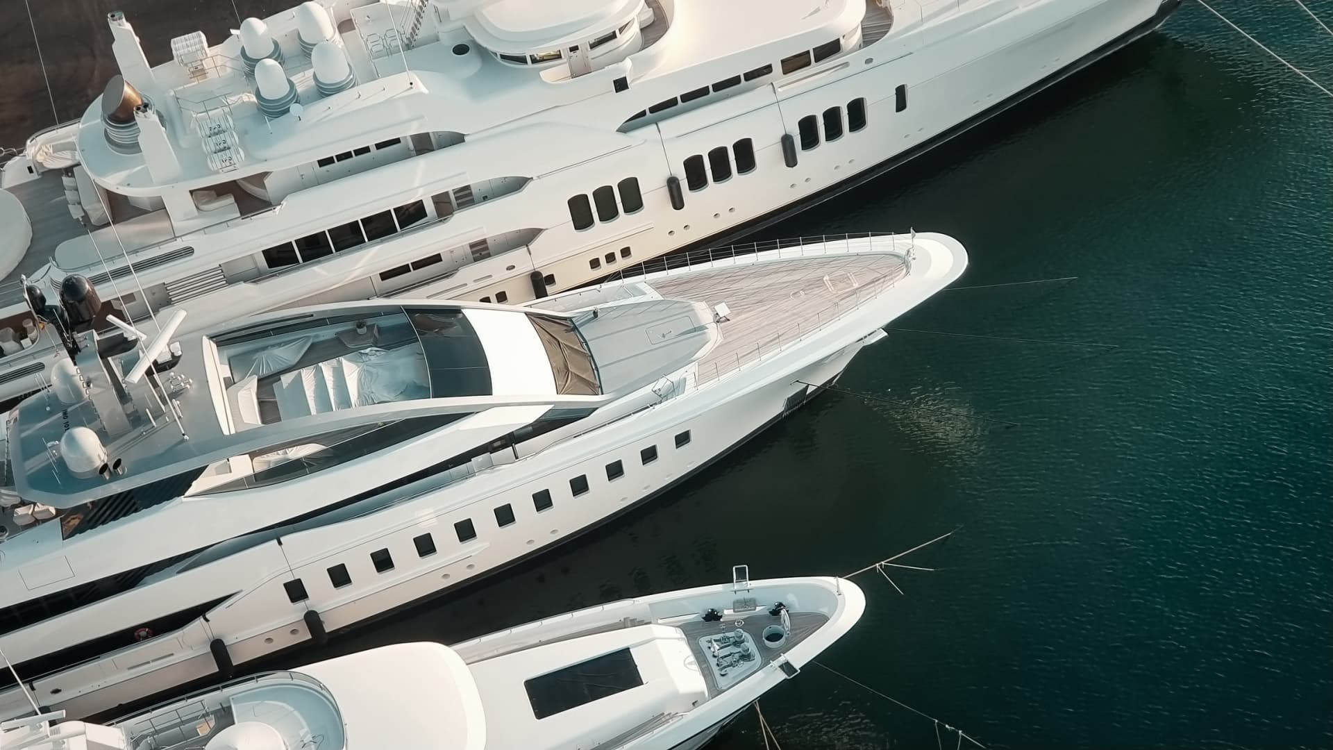 Soaring stocks created 2M new millionaires around the world last year 图片 1