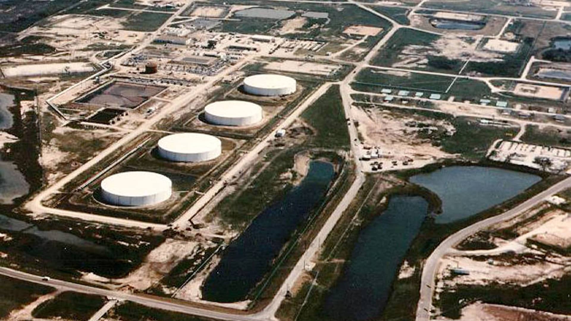 Depleted strategic oil reserve nears level that raises concerns about damage 图片 1