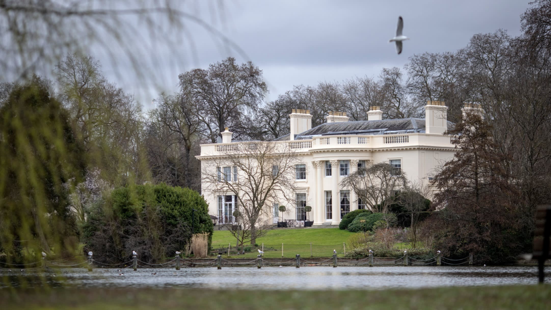 London mansion with mystery owner close to £190mn sale 图片 1