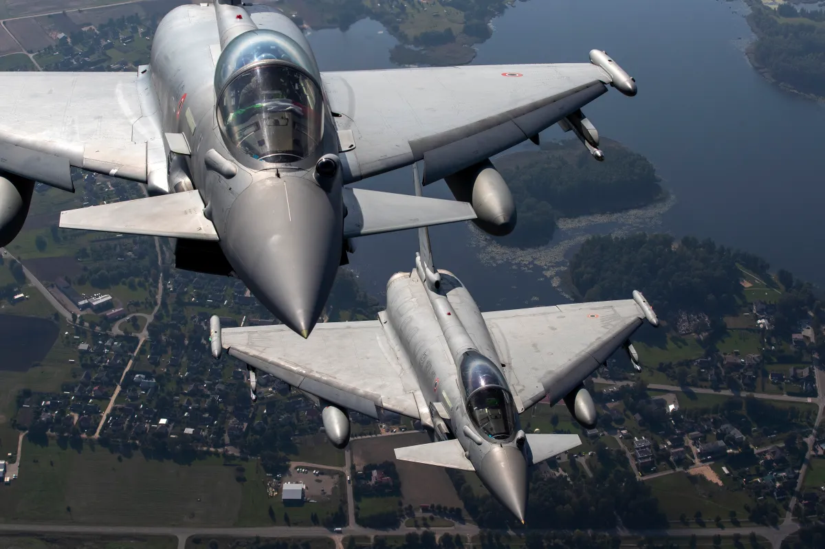 NATO Scrambles Eurofighters, F-16s After Drone Enters Latvian Airspace 图片 1