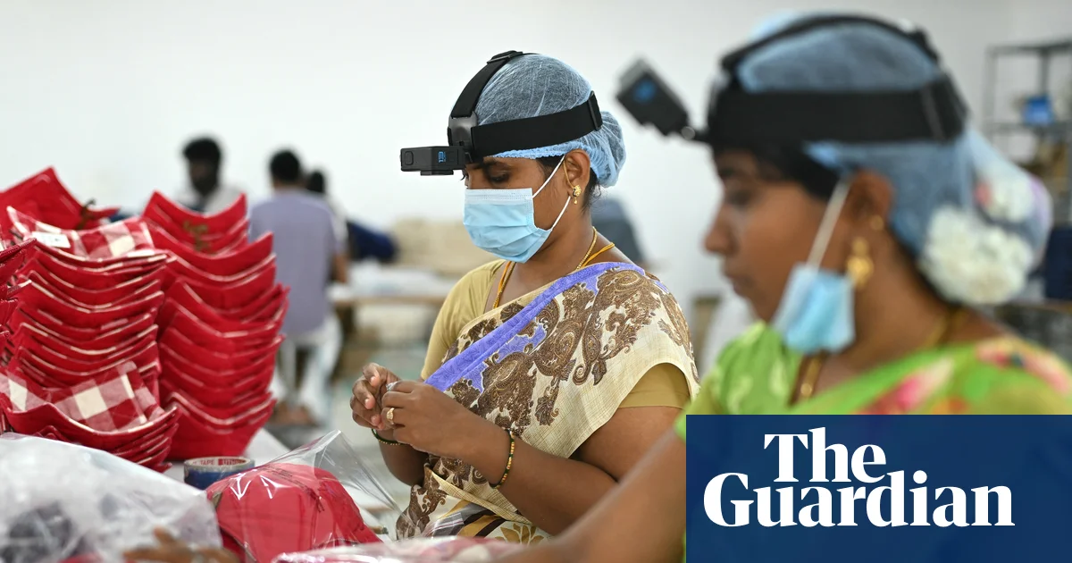 ‘Who is going to pay us when we’re replaced by robots?’ The Indian factory workers told to film themselves for AI 图片 1