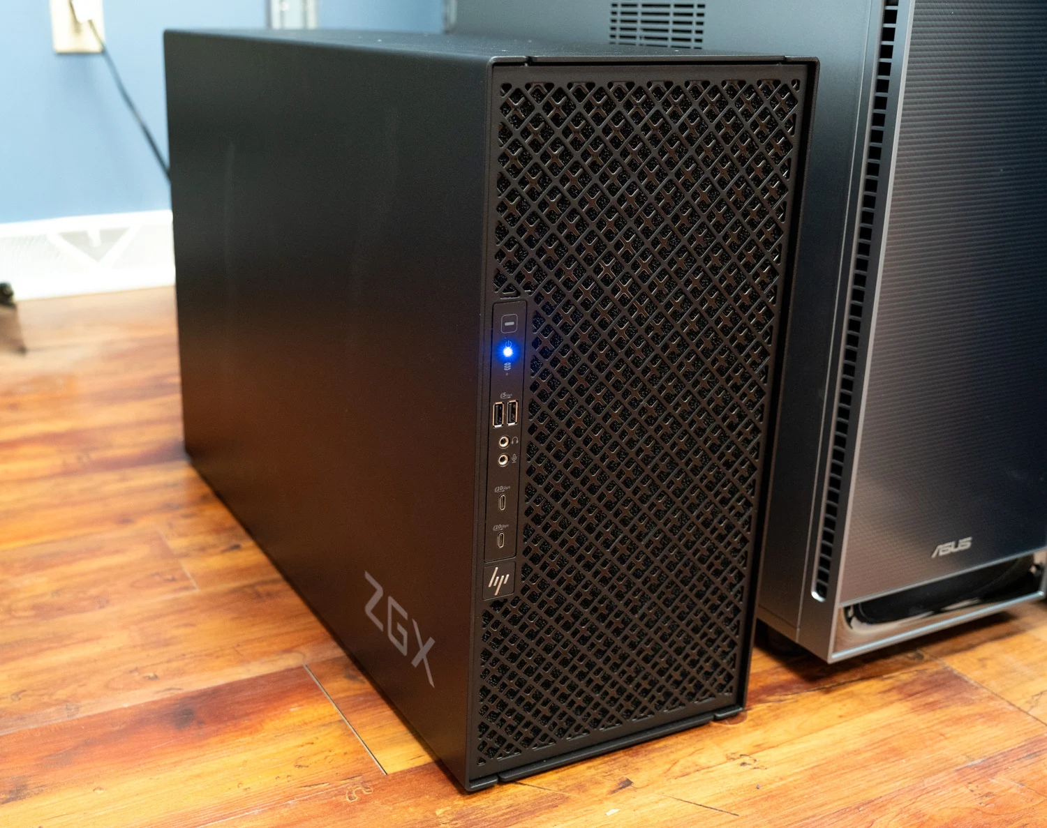 HP ZGX Fury 开启订购：GB300 超级芯片、748GB 统一内存，并计划引入 Red Hat AI Factory 边缘方案 图片 1