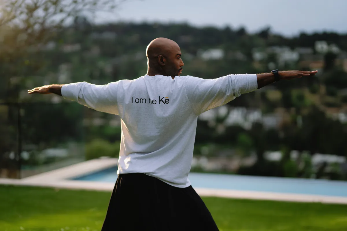 ‘Queer Eye’s’ life coach Karamo Brown launches Kē, a wellness app featuring his AI digital clone 图片 1