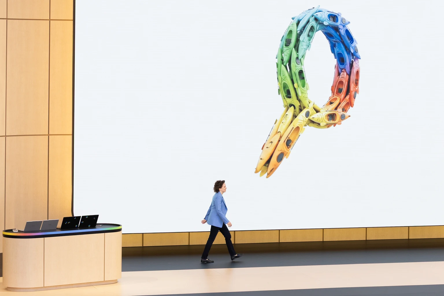 Skeptics Call It Desperate, But Alphabet's $80 Billion Raise Signals Infinite AI Demand 图片 1