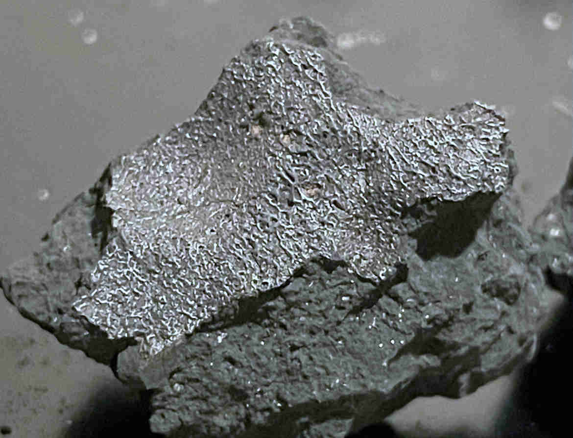 Alien World Chemistry Found Inside Meteorite That Struck New Jersey Home 图片 1