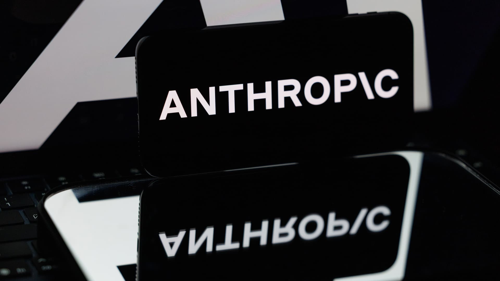Anthropic研究员称AI有超10%概率在十年内"灭绝全人类" 图片 1