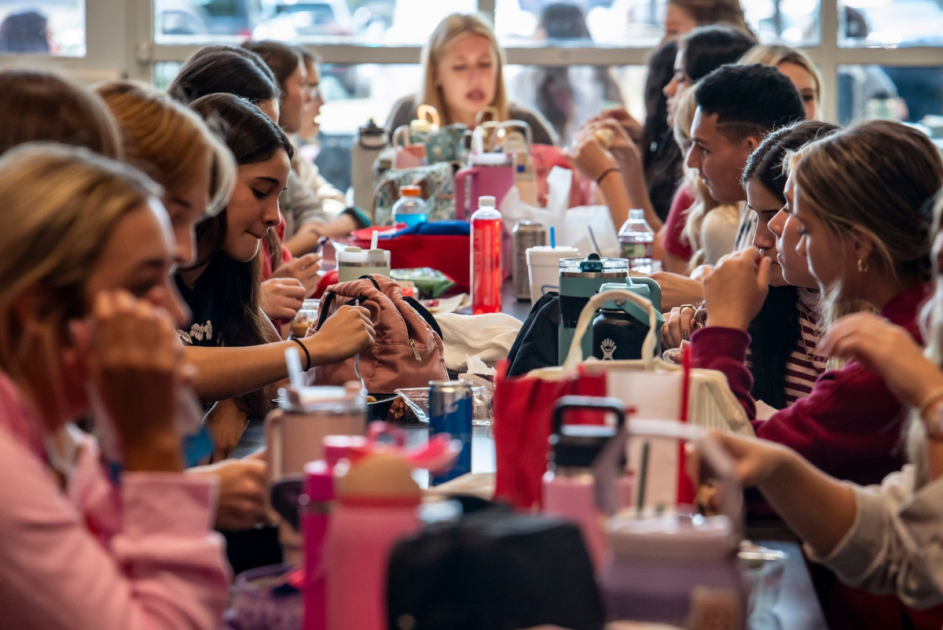 Texas educators praise new school cellphone ban 图片 1
