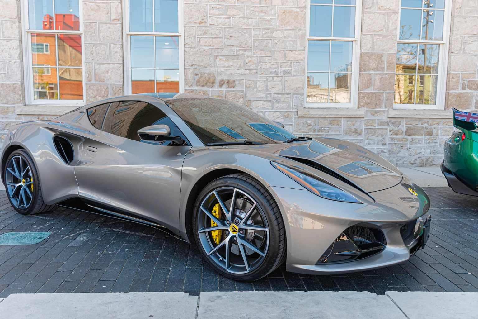 Lotus Technology: Reiterating Sell On Impending Dilution And Overambitious Targets 图片 1