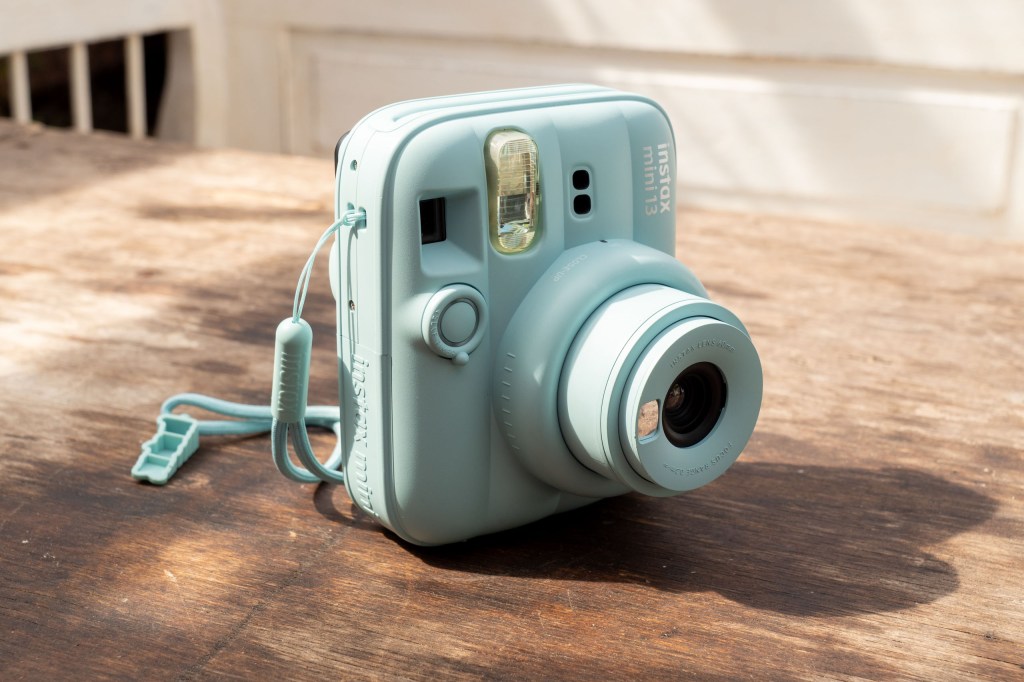 Instax Mini 13 Review – this great value instant camera with a self-timer is all play and no work 图片 1