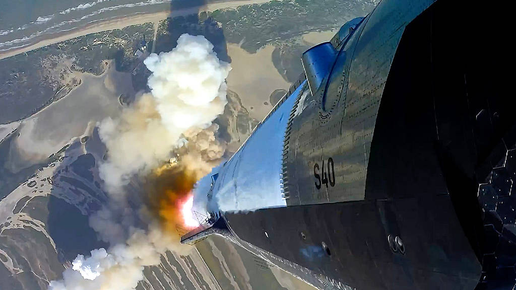 SpaceX's Starship rocket lifts off from Texas for 13th test flight 图片 1