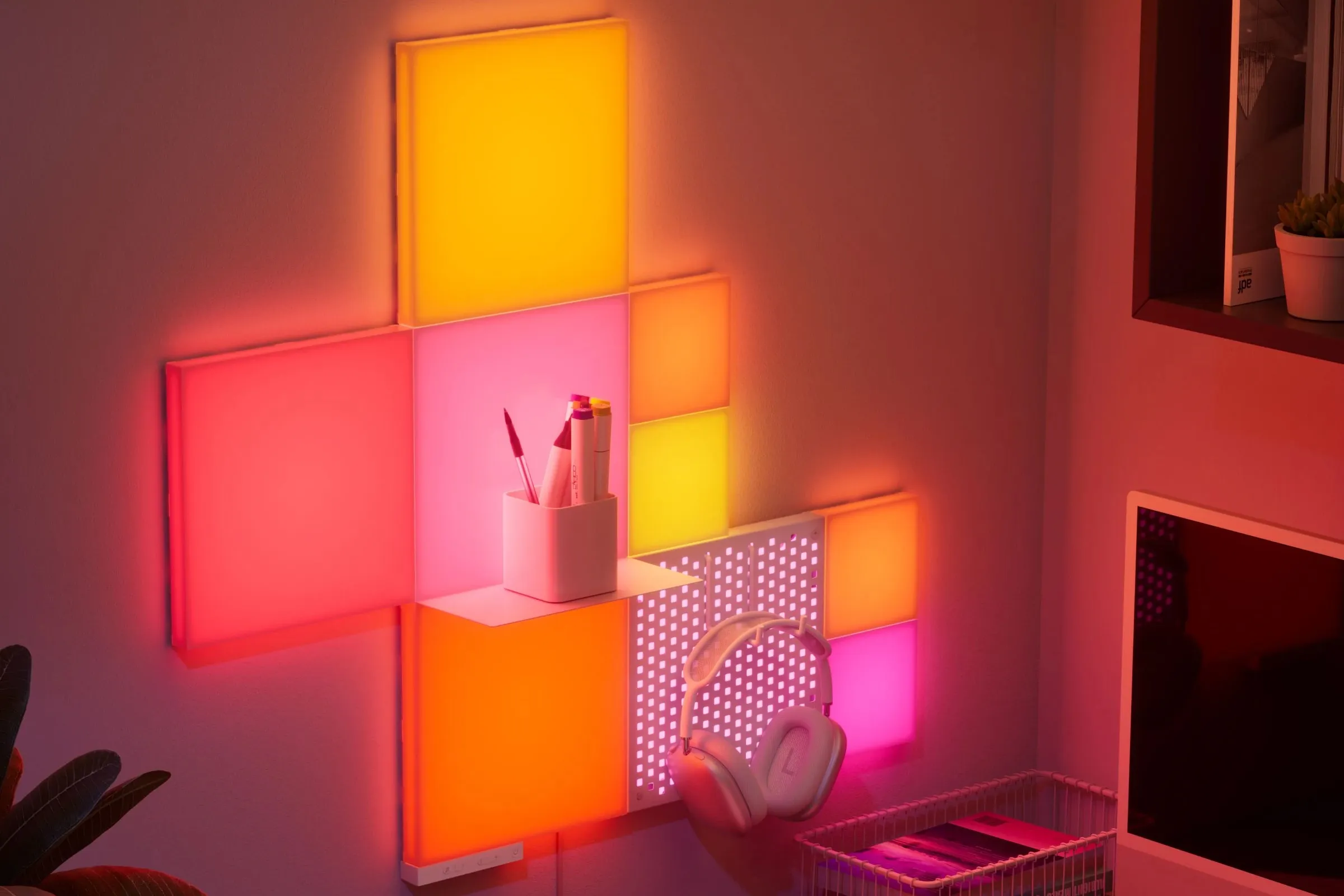 Nanoleaf’s colorful pegboard and shelf kit is half off 图片 1