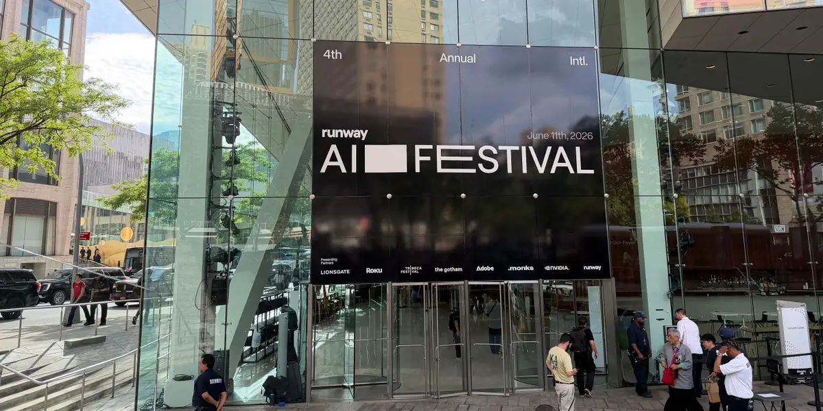 I went to Runway's AI film festival. I was skeptical, but the crowd ate it up. 图片 1