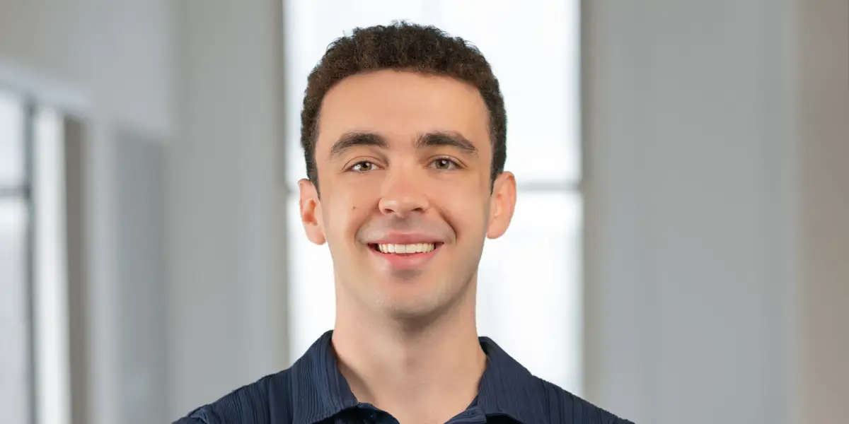 Fizz built a social media app for college students. Now it wants to graduate. 图片 1