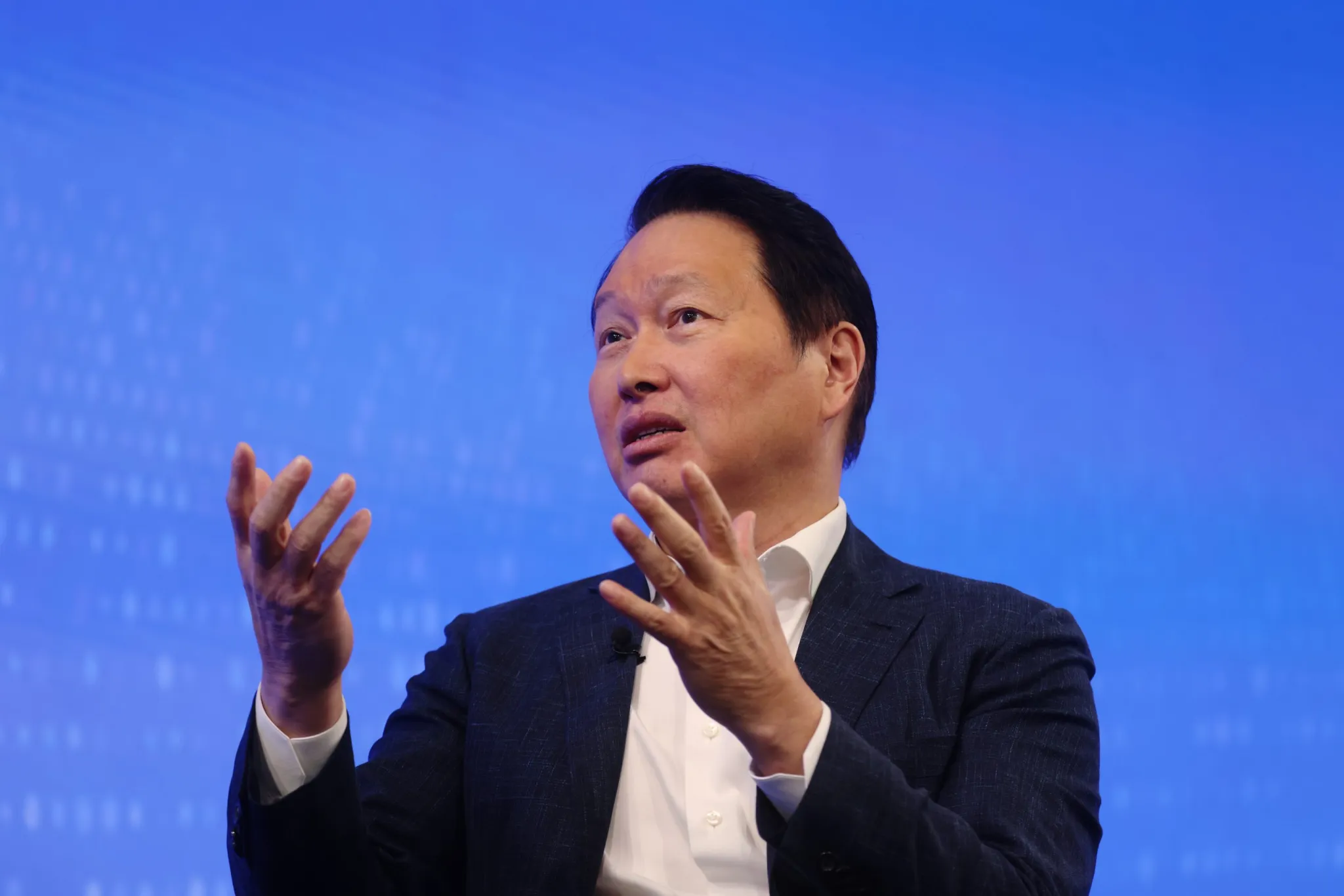 SK chair says Anthropic asked for supplies to make its own chips 图片 1