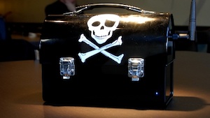 PirateBox: An "artistic provocation" in lunchbox form (2011) 图片 1