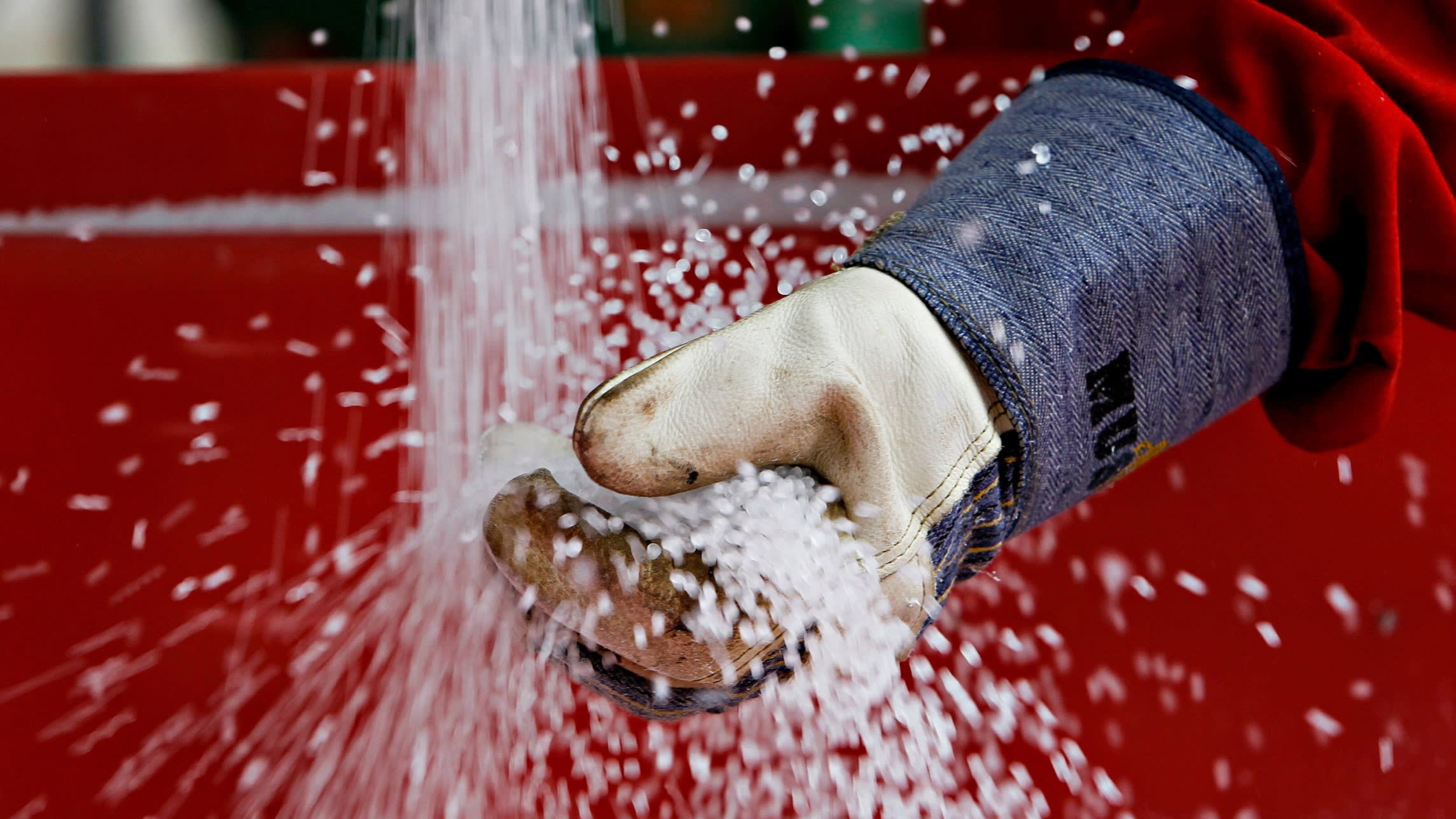 Honeywell spin-off Solstice targets AI supply chain with $14.5bn deal for Element 图片 1