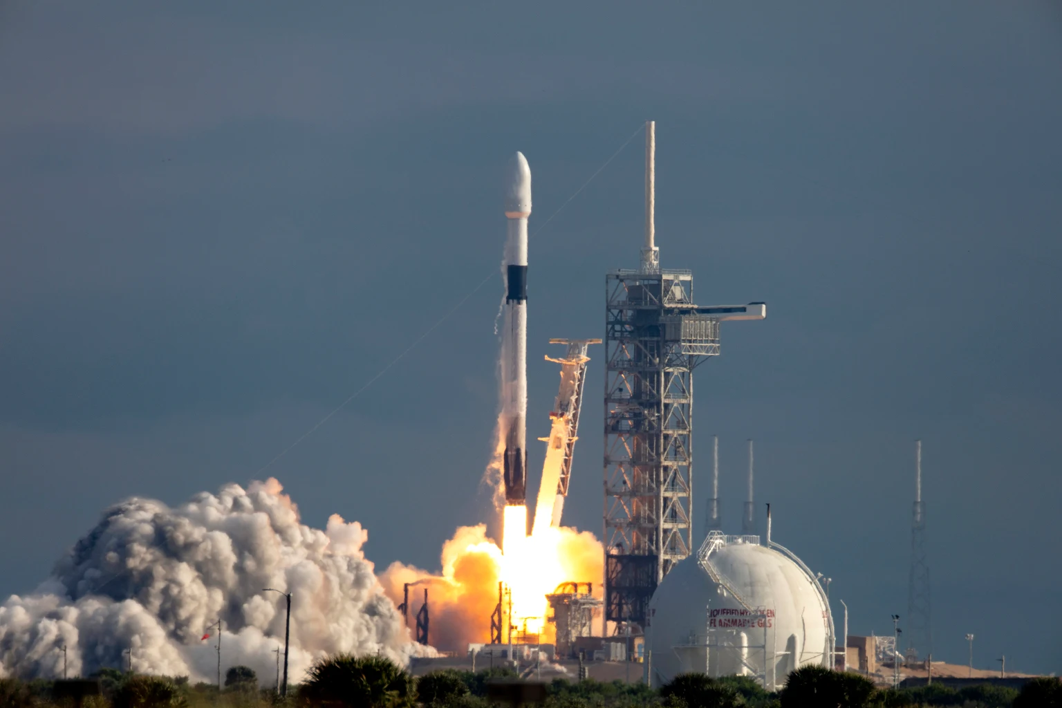 SpaceX: The $2 Trillion Stock That Already Left Earth 图片 1