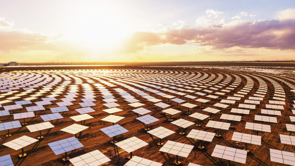 Solar outproduced coal in April but not on the grid 图片 1