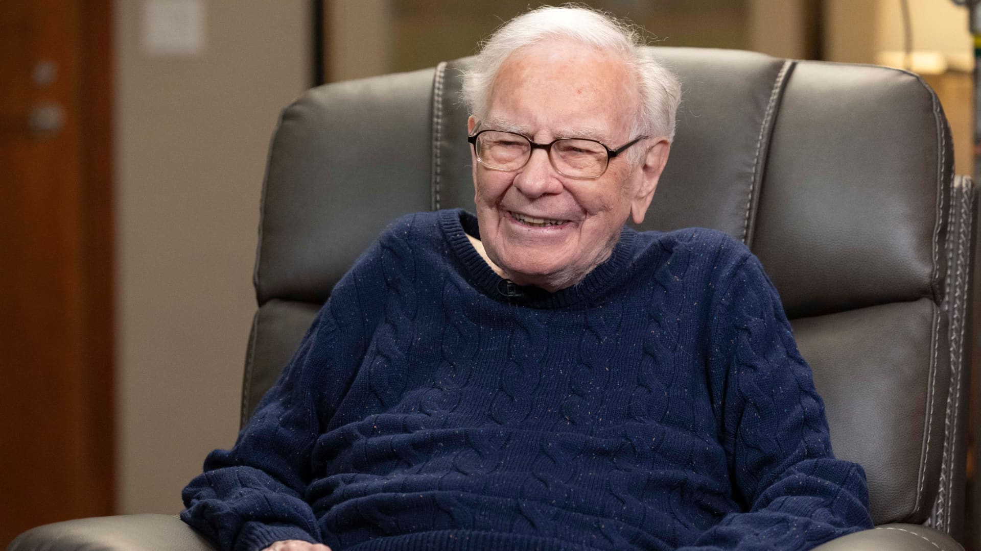 Two unexpected revelations in Warren Buffett's CNBC interview 图片 1