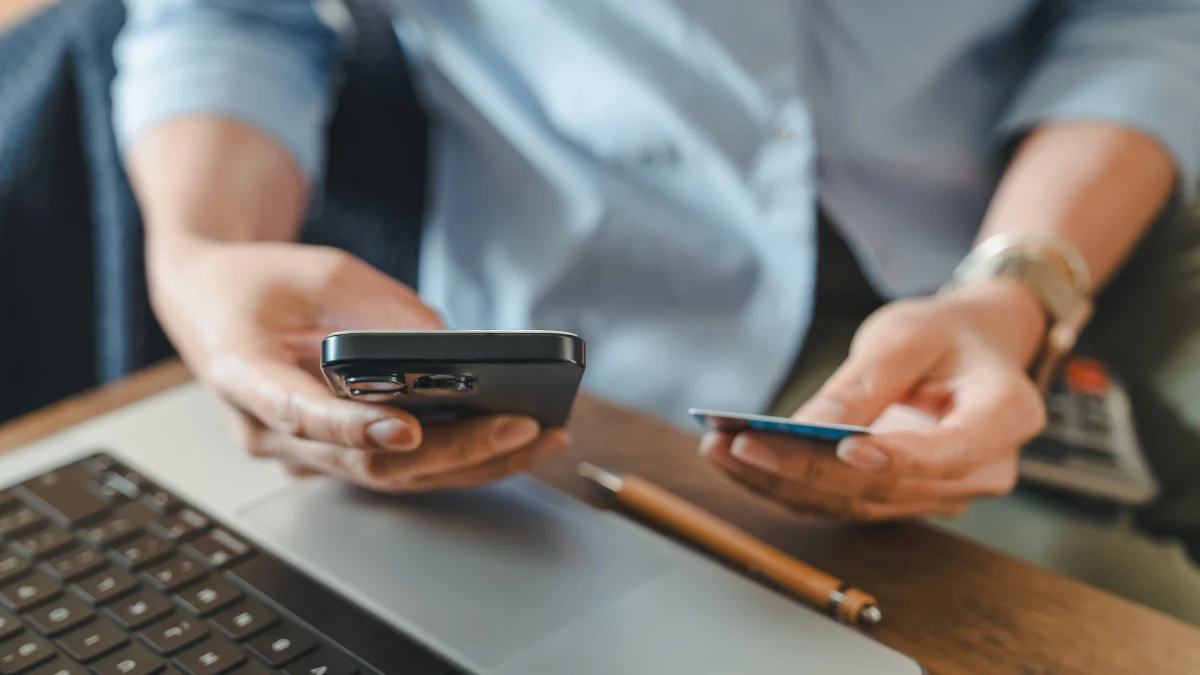 The tech product dilemma: buy now or wait for lower prices? 图片 1