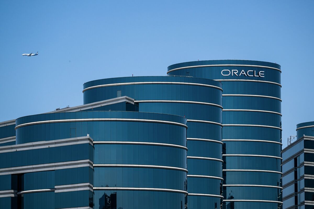 Oracle裁员计划再增7亿美元，AI数据中心建设引发资金压力 图片 1