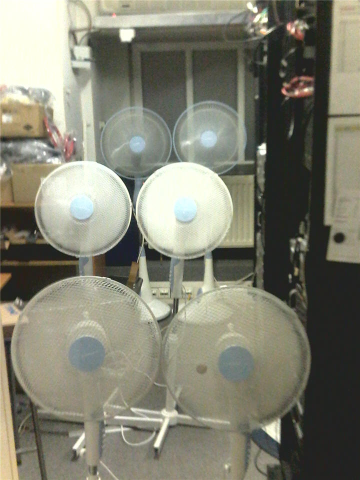 Classic WTF: Server Room Fans and More Fun 图片 1