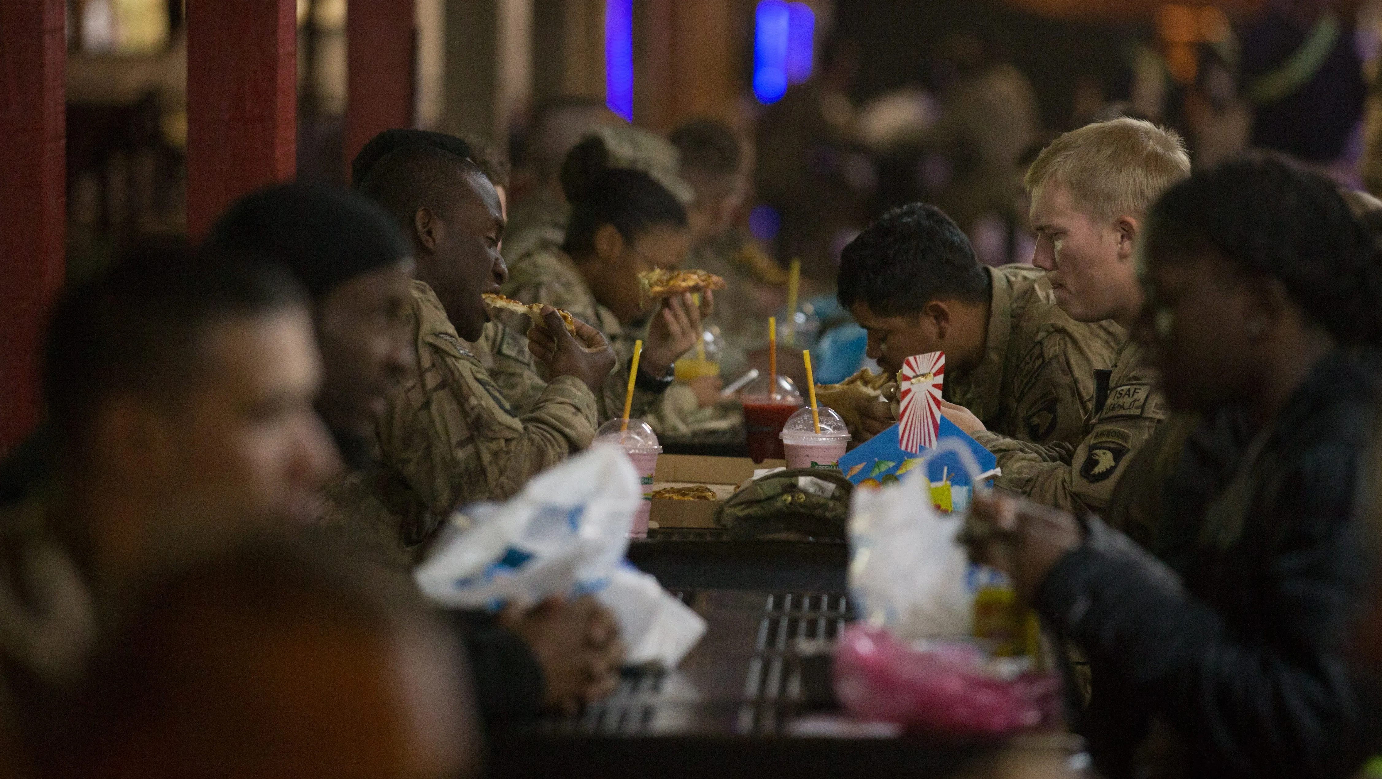 New Army program will let some soldiers use meal cards at Subway, Burger King, Starbucks 图片 1