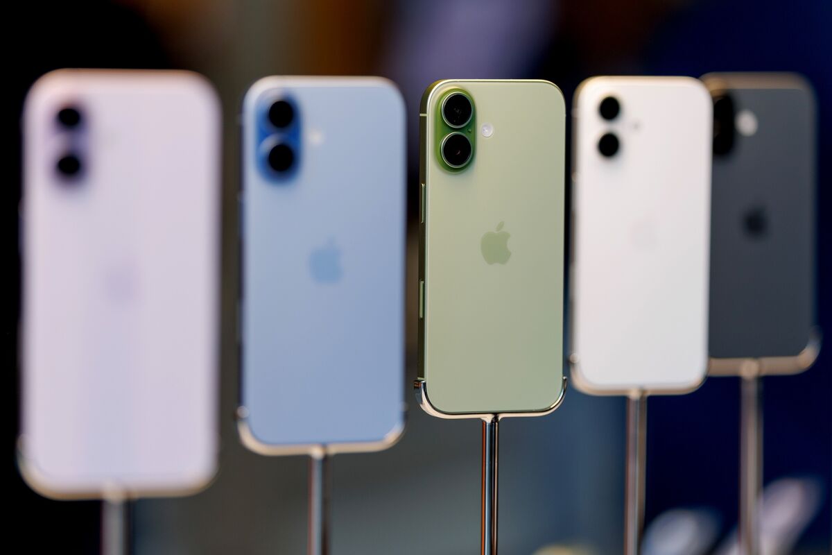 Apple's iOS 27 Is Filled with Hints About Its Upcoming Foldable iPhone 图片 1