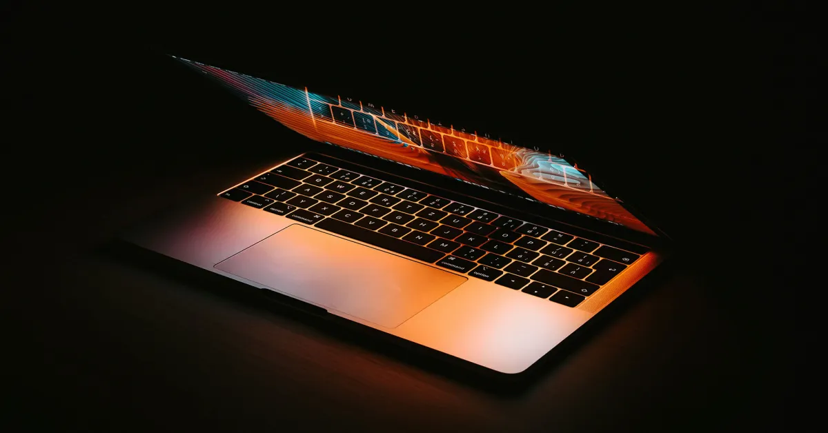 MacBook Ultra and new MacBook Pro both launching this fall, per rumors 图片 1