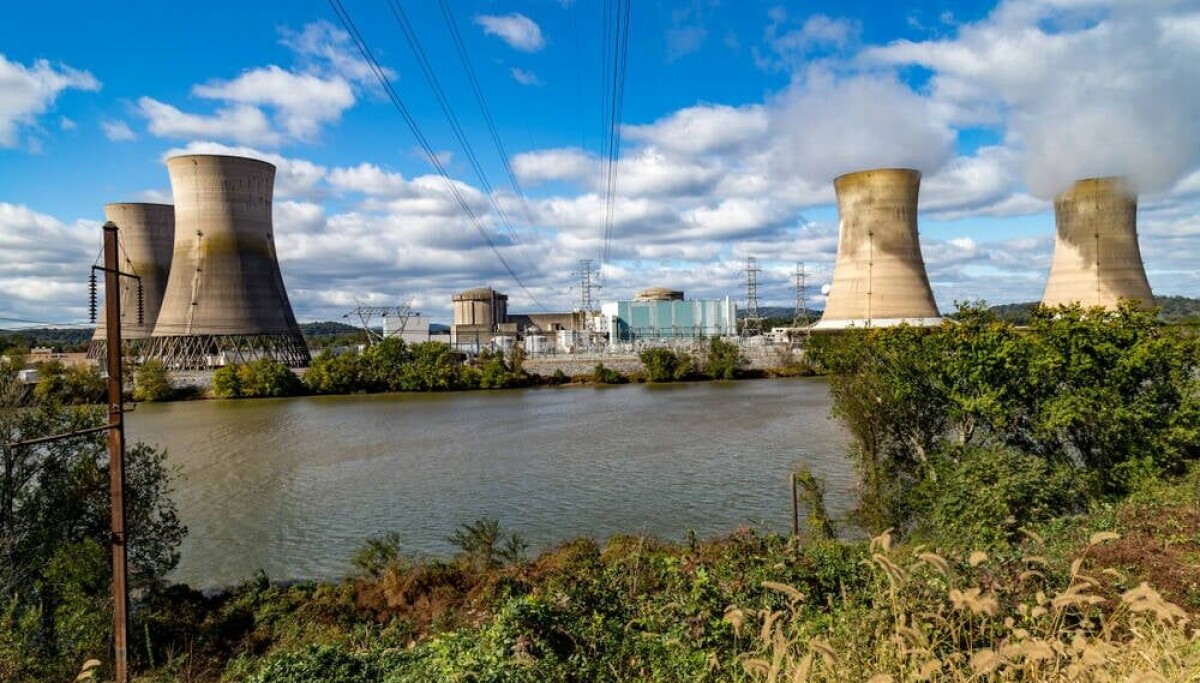 Engineer accused of insider trading tied to Microsoft's reboot of Three Mile Island nuclear plant 图片 1