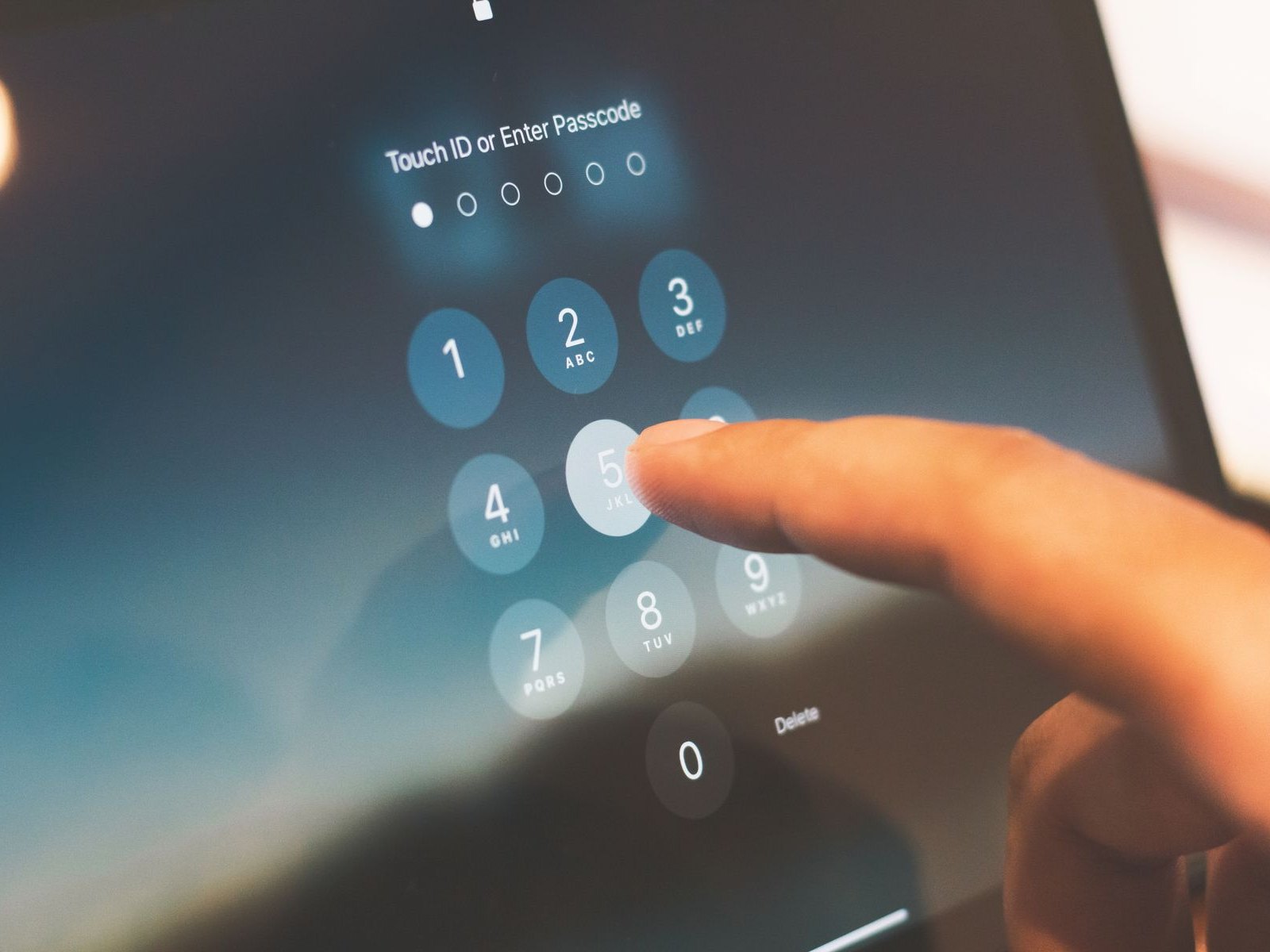 Most security keys ship without a PIN, and websites rarely ask 图片 1